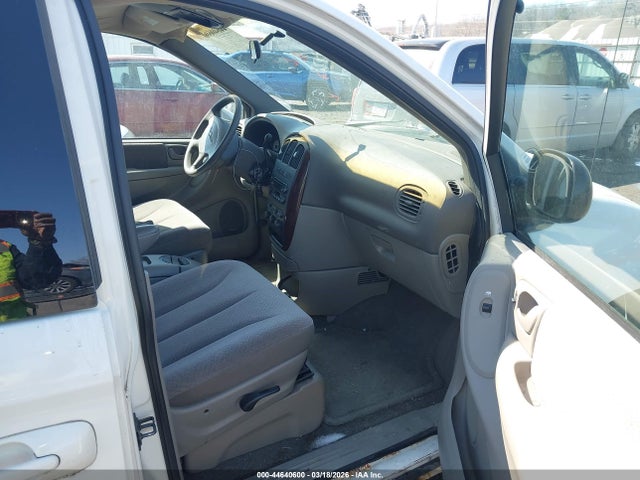 2001 CHRYSLER TOWN & COUNTRY 2C4GP44391R345783 Photo 4