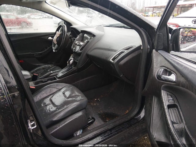 Ford Focus Titanium 2016 1FADP3N22GL213202 Image 5