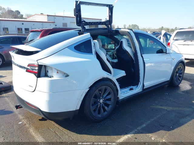 44640617 :رقم المزاد ، 5YJXCAE29GF015078 vin ، 2016 Tesla Model X 60d/70d/75d/90d مزاد بيع