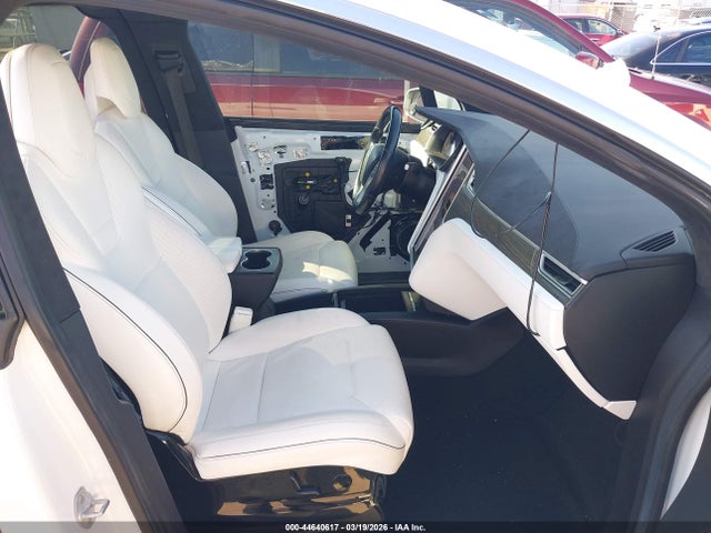 44640617 :رقم المزاد ، 5YJXCAE29GF015078 vin ، 2016 Tesla Model X 60d/70d/75d/90d مزاد بيع