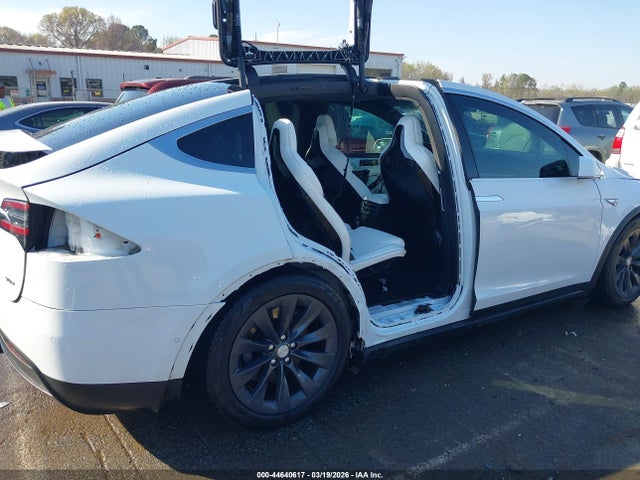 44640617 :رقم المزاد ، 5YJXCAE29GF015078 vin ، 2016 Tesla Model X 60d/70d/75d/90d مزاد بيع