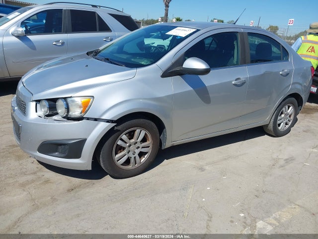 Chevrolet Sonic Lt Auto 2014 1G1JC5SH3E4164735 Image 2