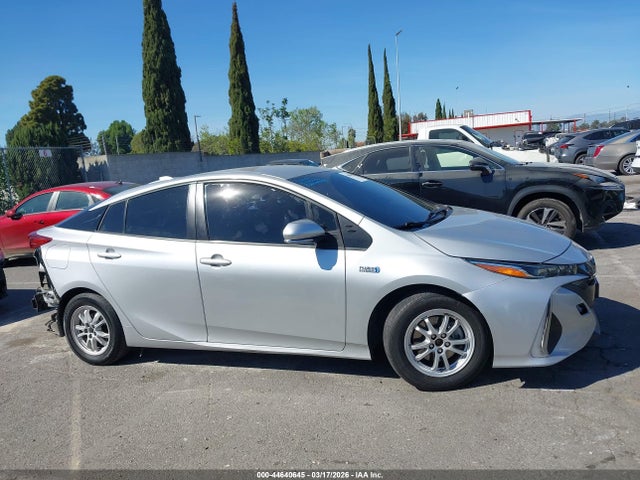 JTDKAMFP3M3174070 Toyota Prius Prime Xle