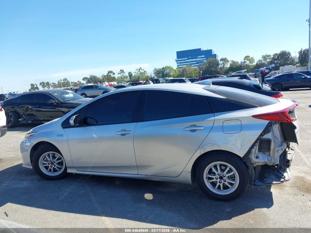 JTDKAMFP3M3174070 Toyota Prius Prime Xle