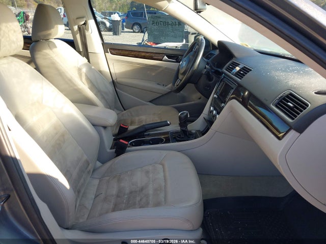 Продаж на аукціоні авто 2014 Volkswagen Passat 2.0l Tdi Sel Premium, vin: 1VWCN7A32EC084079, номер лоту: 44640705