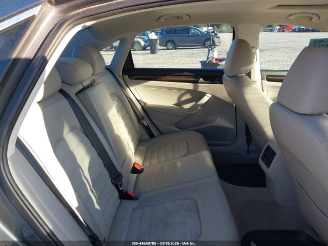 Продаж на аукціоні авто 2014 Volkswagen Passat 2.0l Tdi Sel Premium, vin: 1VWCN7A32EC084079, номер лоту: 44640705