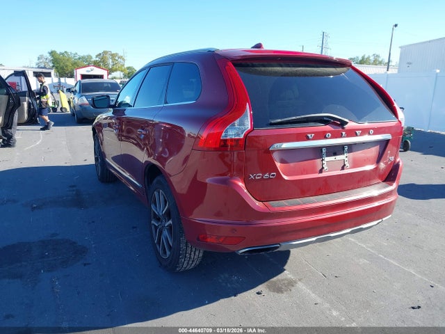 2016 VOLVO XC60 YV440MDK3G2789339 Photo 2