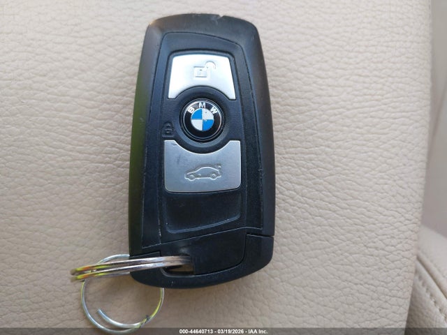 44640713 :رقم المزاد ، WBA3B3G55FNT17954 vin ، 2015 Bmw 328i Xdrive مزاد بيع