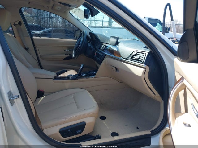 44640713 :رقم المزاد ، WBA3B3G55FNT17954 vin ، 2015 Bmw 328i Xdrive مزاد بيع