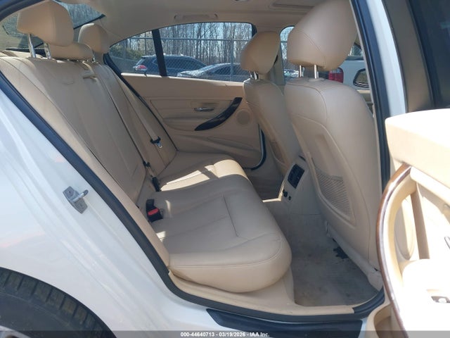44640713 :رقم المزاد ، WBA3B3G55FNT17954 vin ، 2015 Bmw 328i Xdrive مزاد بيع
