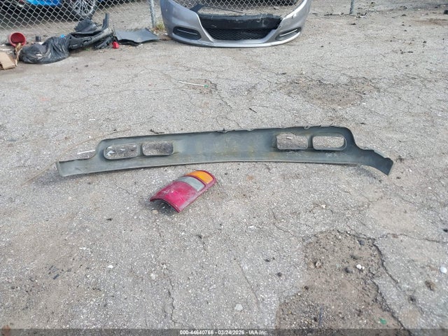 44640766 :رقم المزاد ، 1GNEC13T61J254503 vin ، 2001 Chevrolet Tahoe Ls مزاد بيع
