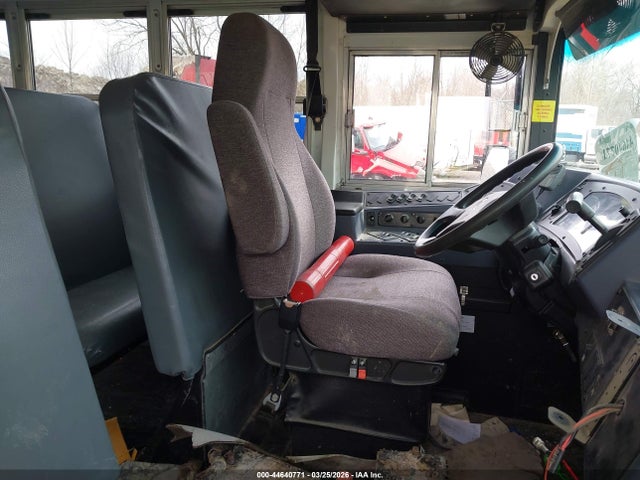 44640771 :رقم المزاد ، 1BAKGCEA8KF354396 vin ، 2019 Blue Bird School Bus / Transit Bus مزاد بيع