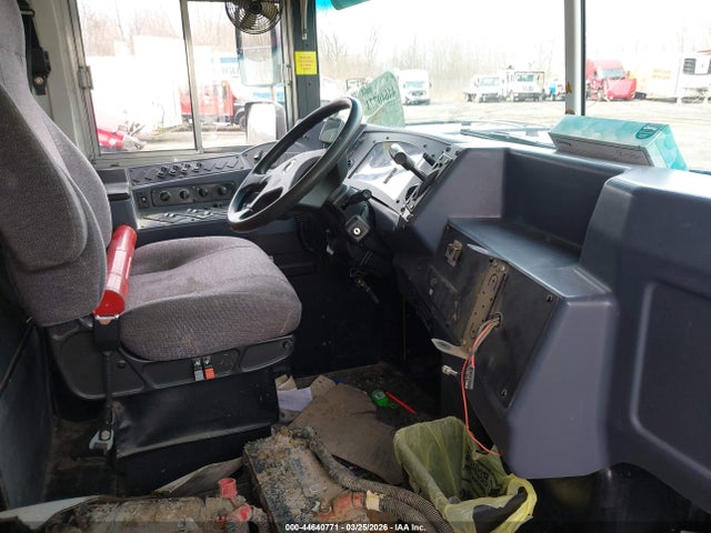 44640771 :رقم المزاد ، 1BAKGCEA8KF354396 vin ، 2019 Blue Bird School Bus / Transit Bus مزاد بيع