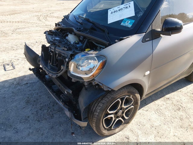 2017 Smart Fortwo Prime მანქანა იყიდება აუქციონზე, vin: WMEFJ5DA6HK171425, აუქციონის ნომერი: 44640783