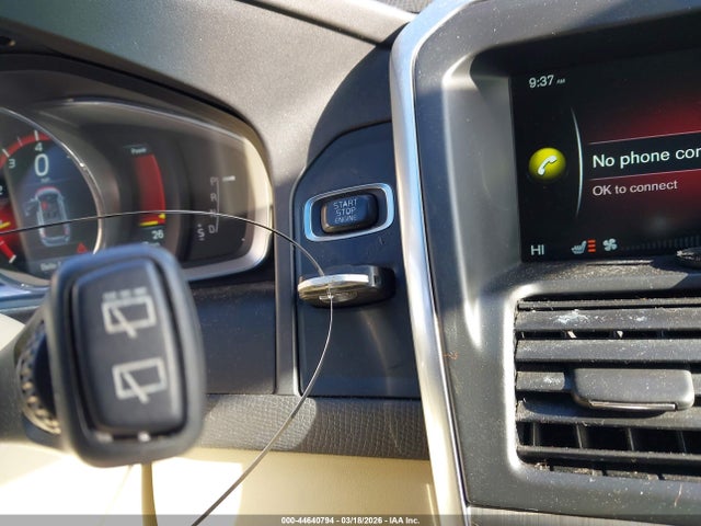 44640794 :رقم المزاد ، YV440MDK6F2711216 vin ، 2015 Volvo Xc60 T5 Premier مزاد بيع