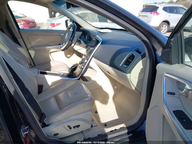 44640794 :رقم المزاد ، YV440MDK6F2711216 vin ، 2015 Volvo Xc60 T5 Premier مزاد بيع