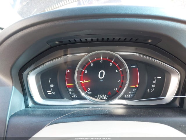 44640794 :رقم المزاد ، YV440MDK6F2711216 vin ، 2015 Volvo Xc60 T5 Premier مزاد بيع