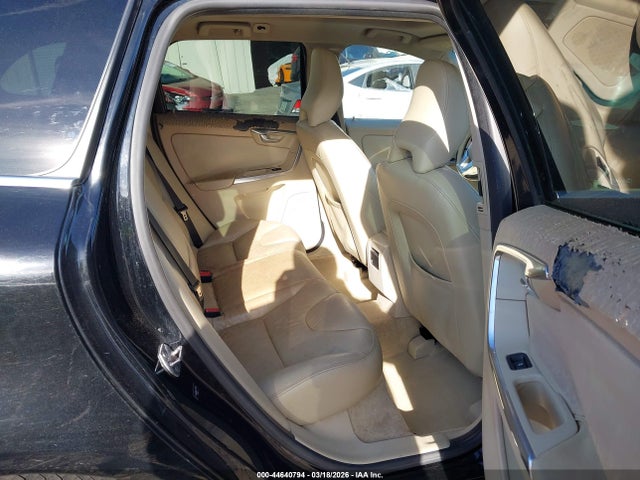 44640794 :رقم المزاد ، YV440MDK6F2711216 vin ، 2015 Volvo Xc60 T5 Premier مزاد بيع