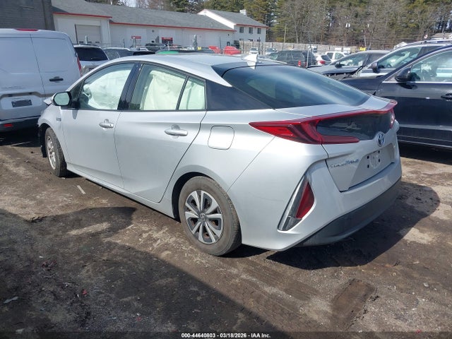 2017 TOYOTA PRIUS PRIME JTDKARFP5H3031947 Photo 2