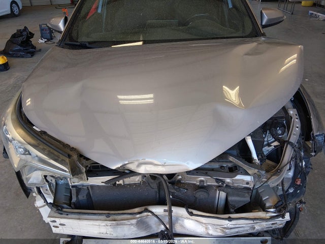 NMTKHMBX9JR024460 Toyota C-HR XLE