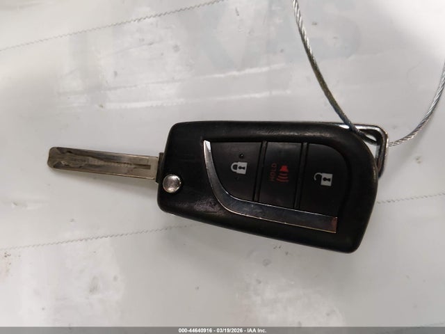 NMTKHMBX9JR024460 Toyota C-HR XLE