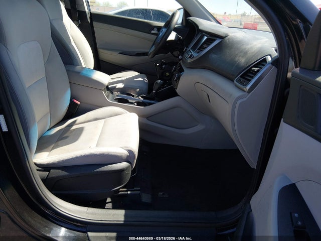 KM8J33A44JU684958 Hyundai TUCSON SEL