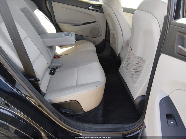 KM8J33A44JU684958 Hyundai TUCSON SEL