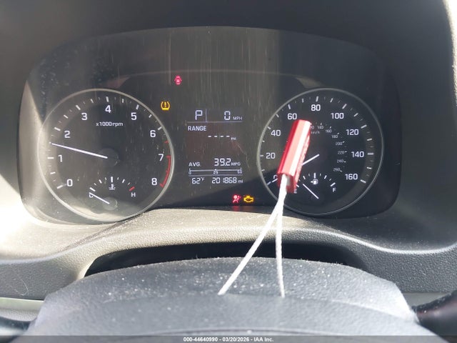 KMHD74LF0HU406381 Hyundai ELANTRA SE