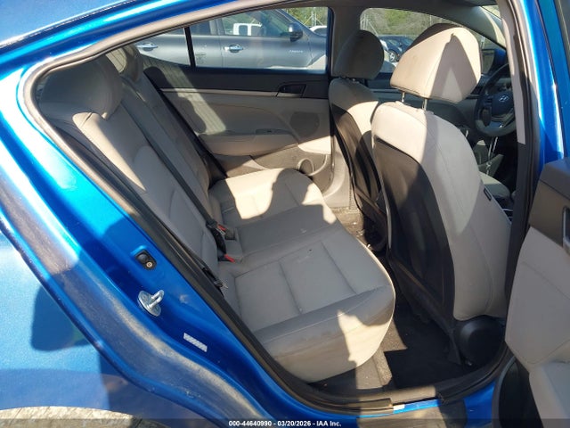 KMHD74LF0HU406381 Hyundai ELANTRA SE