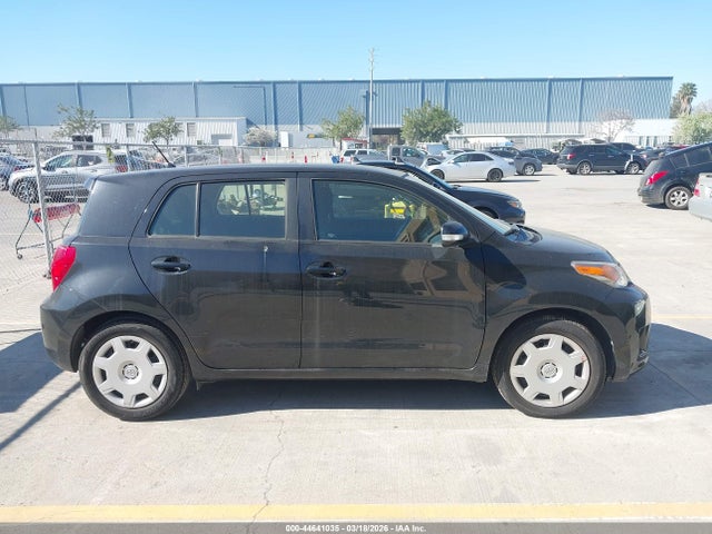 JTKKUPB40E1042538 Scion XD