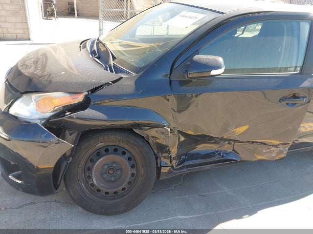 JTKKUPB40E1042538 Scion XD