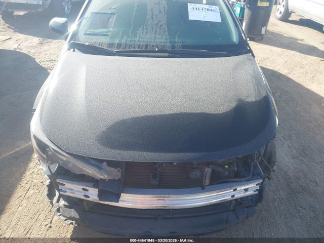 44641045 :رقم المزاد ، 5YFEPMAE0NP338885 vin ، 2022 Toyota Corolla Le مزاد بيع