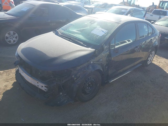 44641045 :رقم المزاد ، 5YFEPMAE0NP338885 vin ، 2022 Toyota Corolla Le مزاد بيع