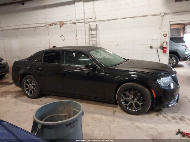 2017 Chrysler 300 300s Awd მანქანა იყიდება აუქციონზე, vin: 2C3CCAGG3HH597427, აუქციონის ნომერი: 44641048