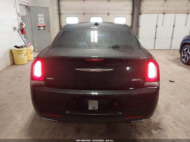 2017 Chrysler 300 300s Awd მანქანა იყიდება აუქციონზე, vin: 2C3CCAGG3HH597427, აუქციონის ნომერი: 44641048