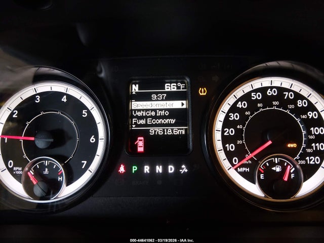 44641062 :رقم المزاد ، 1C6RR7GT5HS677185 vin ، 2017 Ram 1500 Slt  4x4 6'4 Box مزاد بيع