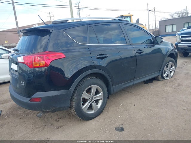 44641130 :رقم المزاد ، 2T3RFREV5FW352316 vin ، 2015 Toyota Rav4 Xle مزاد بيع