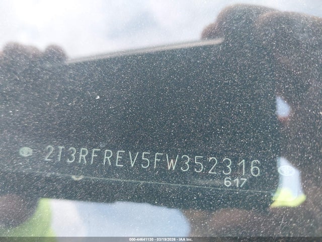 44641130 :رقم المزاد ، 2T3RFREV5FW352316 vin ، 2015 Toyota Rav4 Xle مزاد بيع