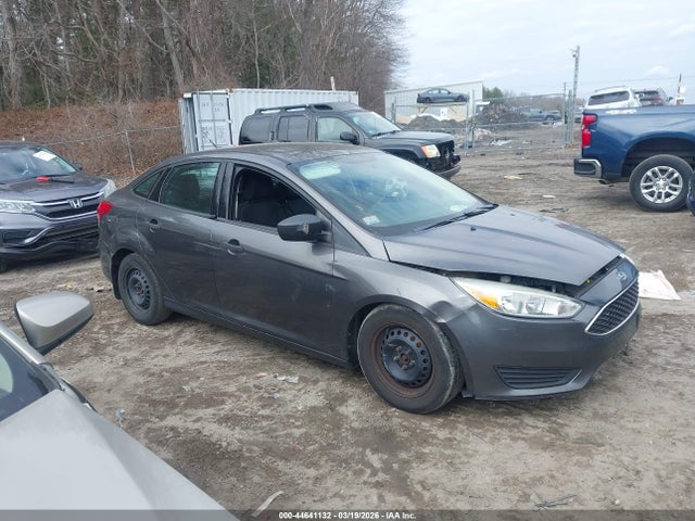44641132 :رقم المزاد ، 1FADP3E24GL256410 vin ، 2016 Ford Focus S مزاد بيع