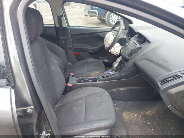 44641132 :رقم المزاد ، 1FADP3E24GL256410 vin ، 2016 Ford Focus S مزاد بيع