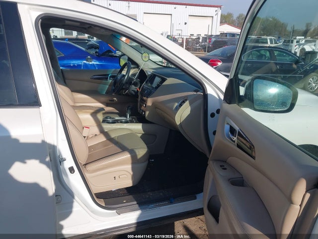 Продажа на аукционе авто 2016 Nissan Pathfinder Platinum, vin: 5N1AR2MM3GC669760, номер лота: 44641143