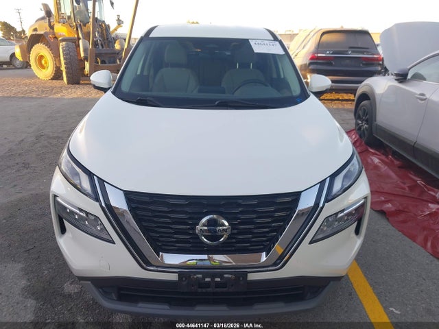 5N1AT3BA0MC816127 Nissan Rogue Sv Fwd