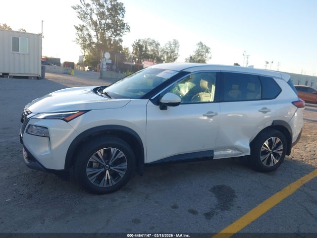 5N1AT3BA0MC816127 Nissan Rogue Sv Fwd