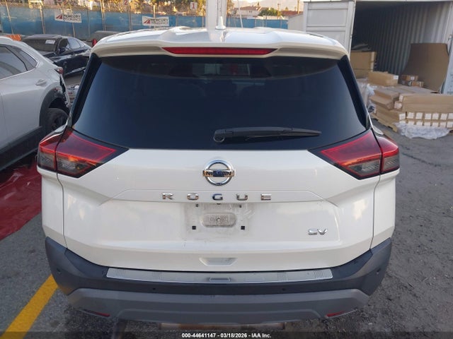 5N1AT3BA0MC816127 Nissan Rogue Sv Fwd