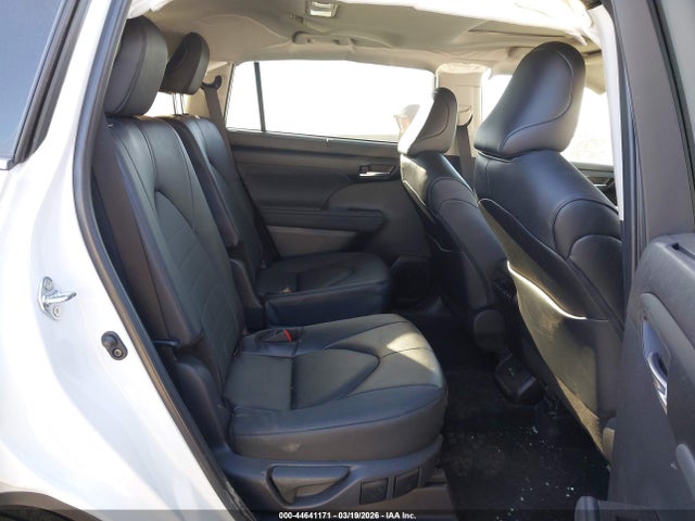 Toyota Highlander Xle 2026 5TDKDRBH1TS599044 Image 8