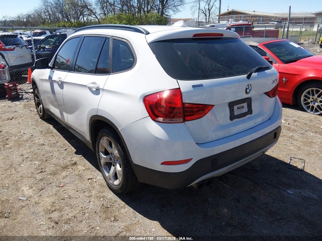 2014 BMW X1 WBAVM1C52EVW49278 Photo 2