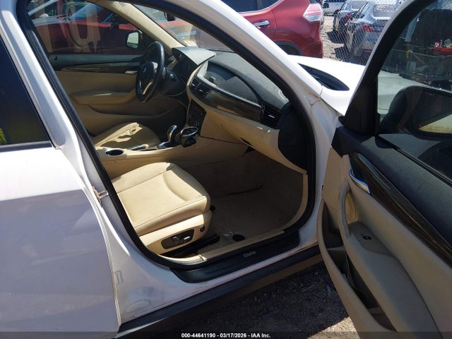 2014 BMW X1 WBAVM1C52EVW49278 Photo 4