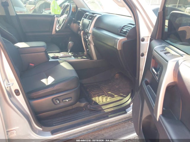 Продаж на аукціоні авто 2020 Toyota 4runner Sr5 Premium, vin: JTEZU5JR0L5214964, номер лоту: 44641216