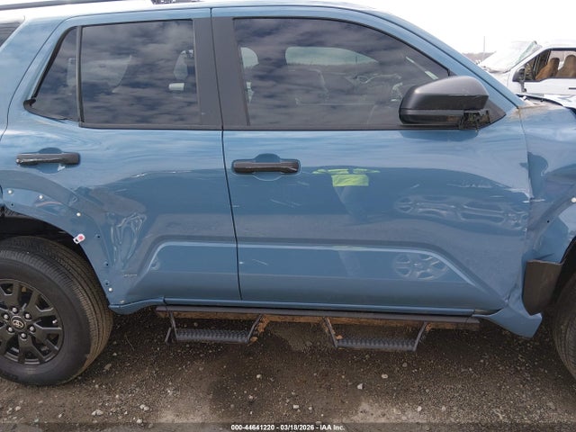 2026 Toyota 4runner Sr5 მანქანა იყიდება აუქციონზე, vin: JTEVA5BR4T5080644, აუქციონის ნომერი: 44641220