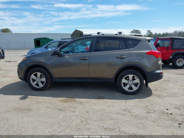 2T3WFREV8EW076750 Toyota Rav4 Xle
